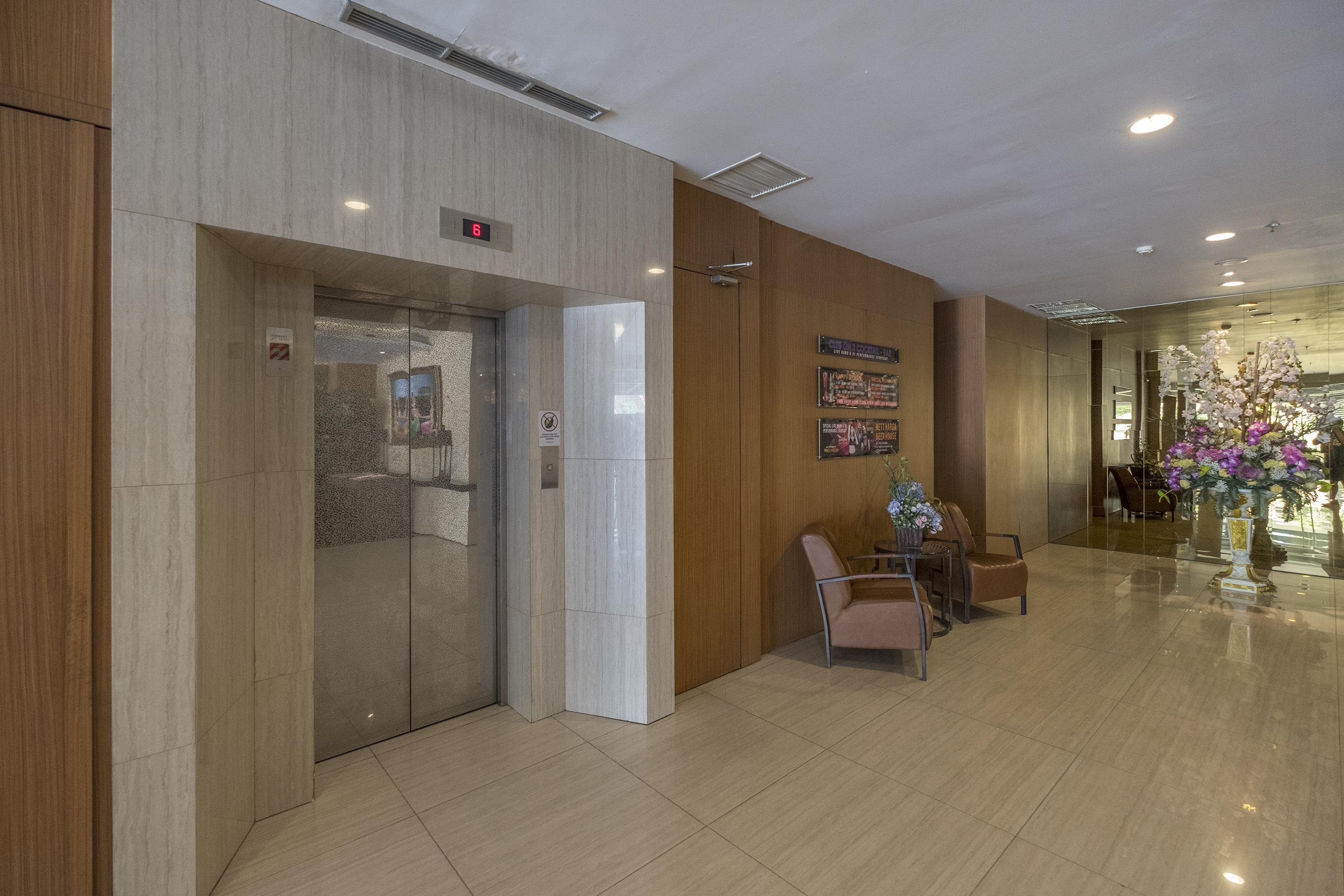 Aswin Hotel And Spa Макасар Экстерьер фото