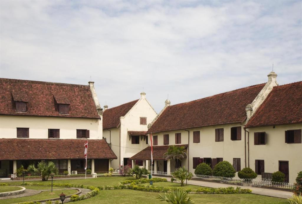 Aswin Hotel And Spa Макасар Экстерьер фото