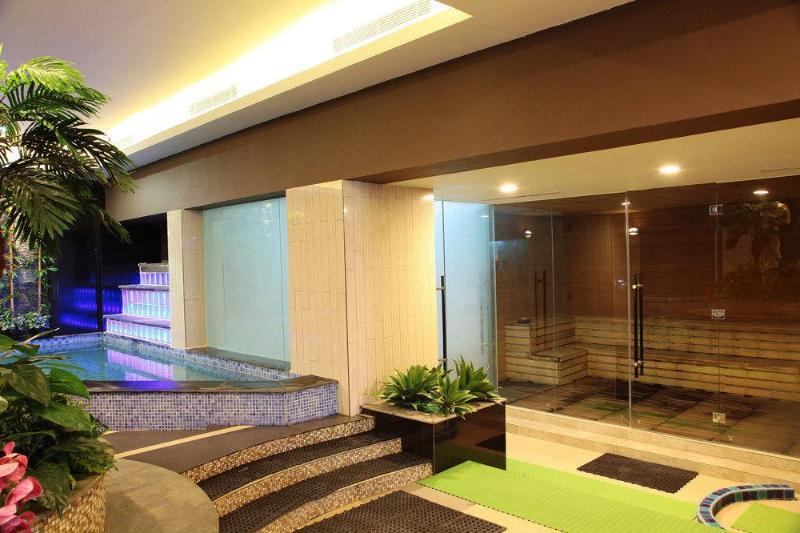 Aswin Hotel And Spa Макасар Экстерьер фото