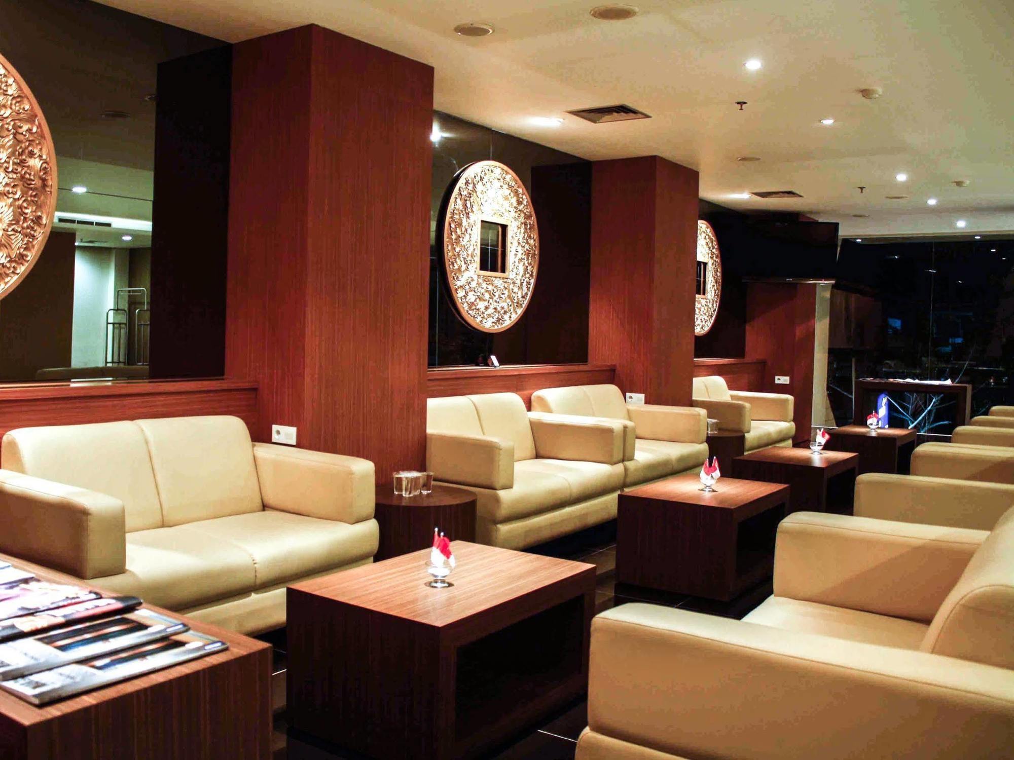 Aswin Hotel And Spa Макасар Экстерьер фото