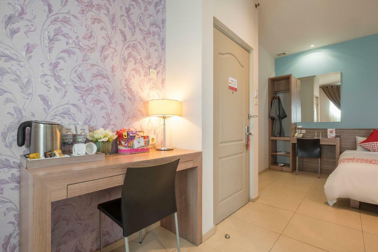 Aswin Hotel And Spa Макасар Экстерьер фото